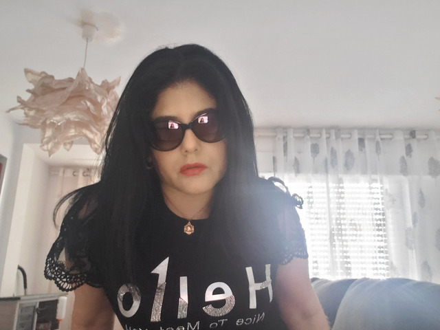 Melany madurita independientemente