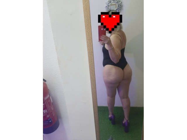 Rubia de curva de 24 hs
