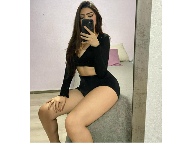 Chica sumisa y guapa