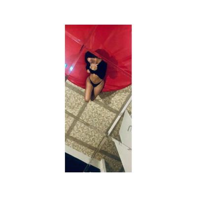 ASHLEY BOMBOM LATINO  SALIDAS
