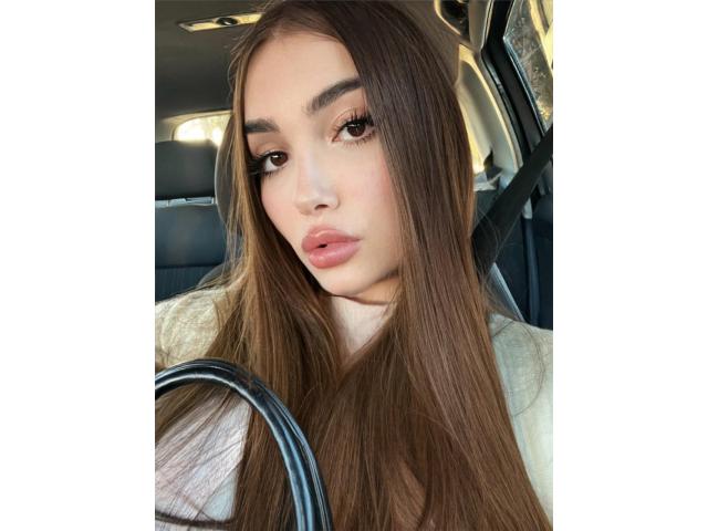 CHICA TRANS MUY SEXY CON GANAS DE FOLLAR