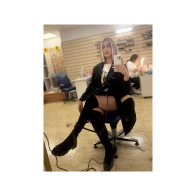 trans muy guapa y femenina