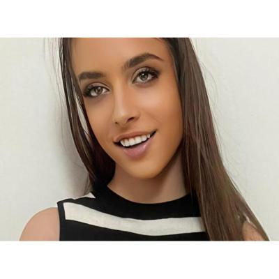 NOVEDAD jovencita de 21 sólo SALIDAS