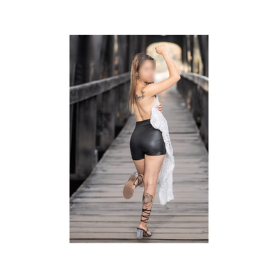 DULCE JOVEN SEXY CON CURVAS