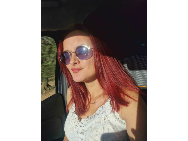 JOVEN SENSUAL ELEGANTE