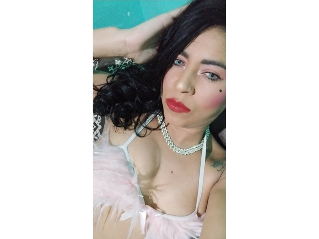 Colombiana disponible 24/7