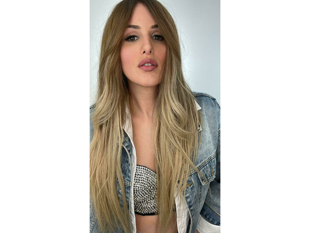 María, española.