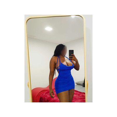 MUJER ELEGANTE Y DE CUERPO EXCITANTE