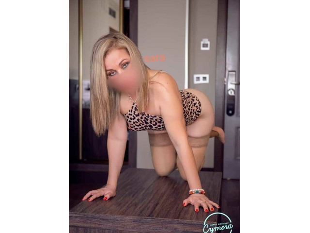 CALIENTE RUBIA ESPERANDOTE