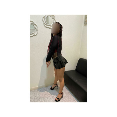 JOVEN CARIÑOSA, AVENTURERA Y PASIONAL