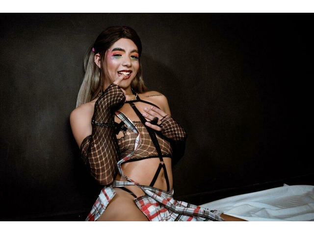 TRANS CON RICO CULO PARA QUE TE CORRAS