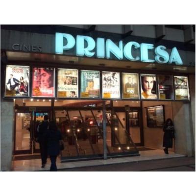 MASAJES RELAX GRATIS A MUJER+CINE Y ADELGAZNT