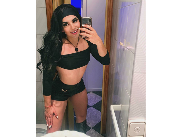 VERSATIL, CACHONDA Y FIESTERA